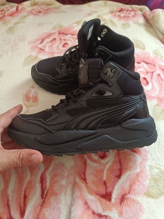 Puma sport mid-high X-Ray Speed negru 37 ,(23 cm) 
Pantofi sport mid-h