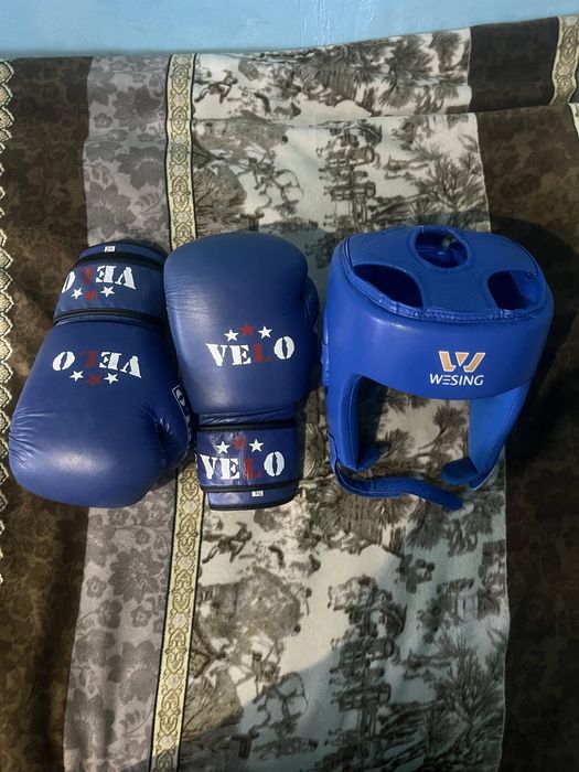 перчатки и шлем продам