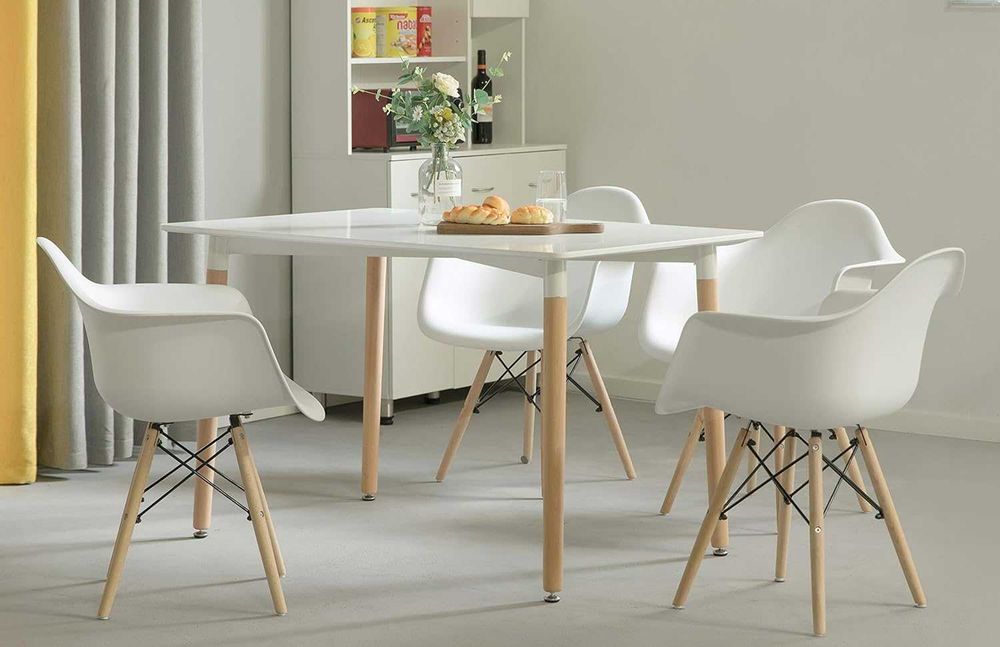 Комплект от 4 трапезни стола, Модерен пластмасов, от средата на века