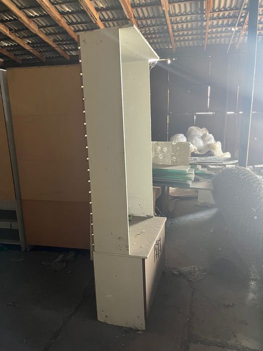 шкаф, витрина для своих нужд