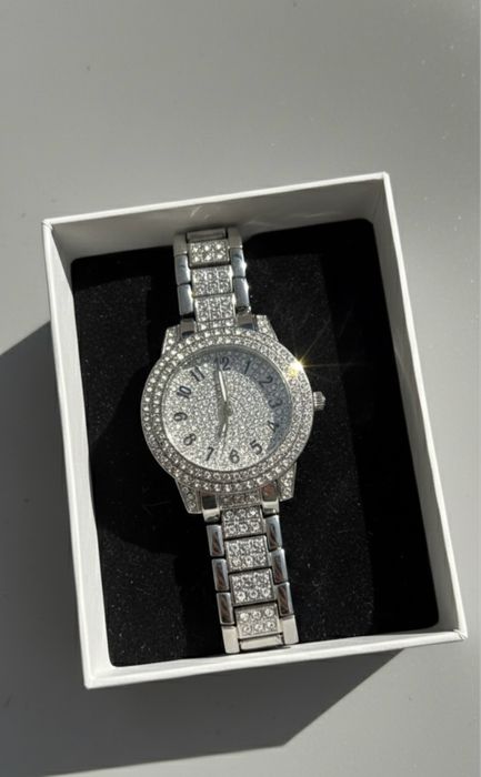 Дамски часовник