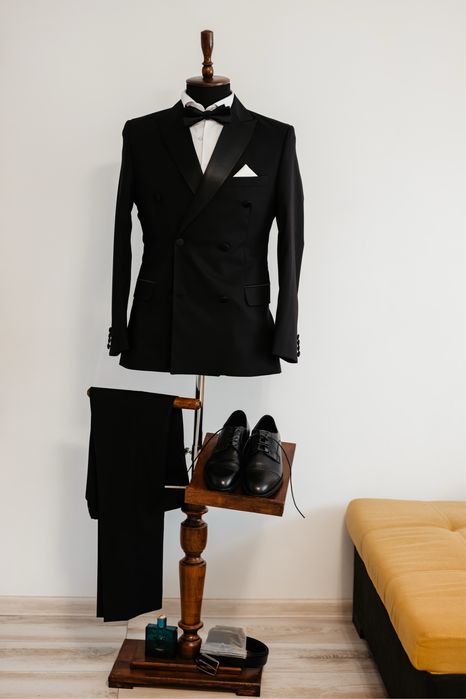 Cort evenimente Scaune Chiavari Bust  Menechini