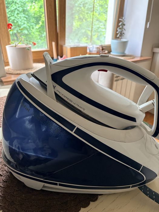 Утюг с отпаривателем Tefal