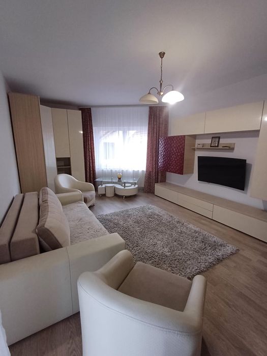Apartament de închiriat în Tractorul