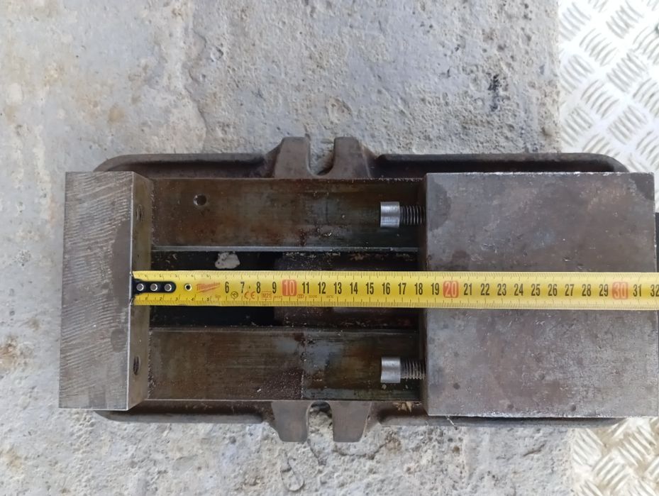 Vand 2 menghine identice