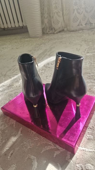 женская обувь на каблуках