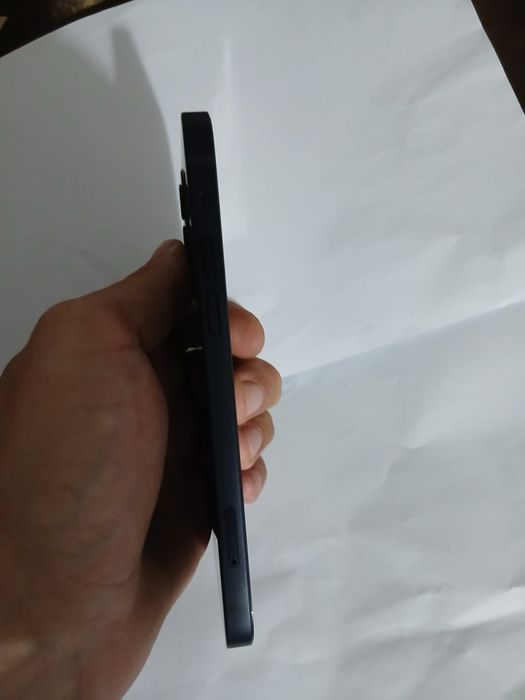Iphone 12 si Samsung A16