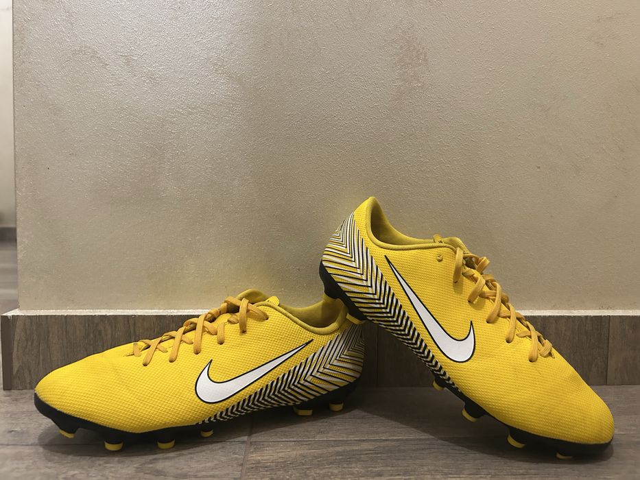 Бутонки Nike MERCURIAL VAPOR NEYMAR FG 38,5