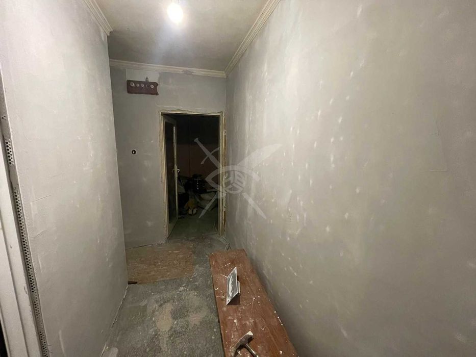 Продава се Двустаен апартамент в Бургас, Изгрев - 70 кв.м за 1800 €/кв.м - Снимка #3