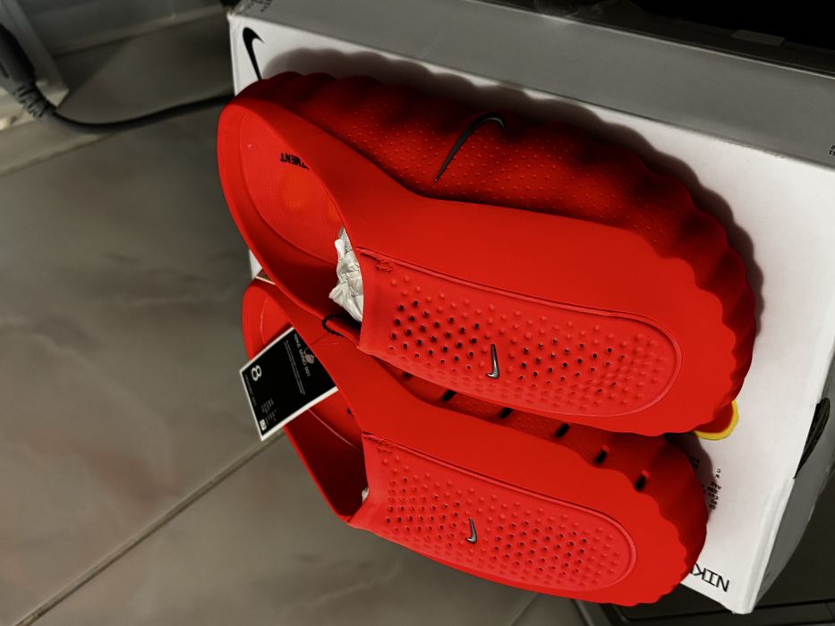 Nike mind 001 Bright Red
