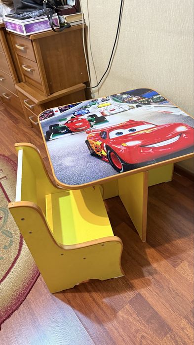 Детский стол со стульчиком