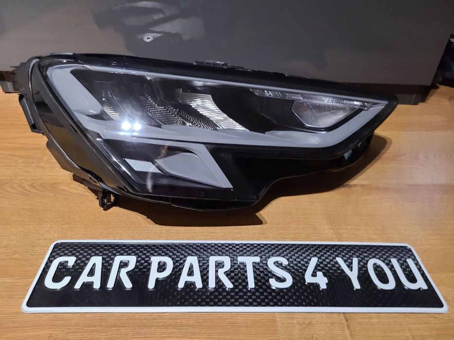 Фар десен фарове Audi A3 8Y Перфектен