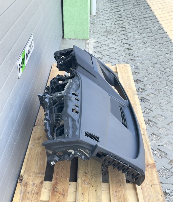 Табло AUDI Q4 E - TRON HUD HEAD UP AIRBAG 89B857001A 89A880204G
