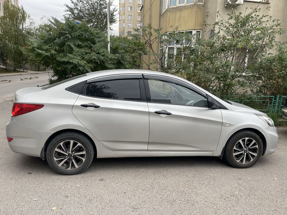 Продам машину Accent