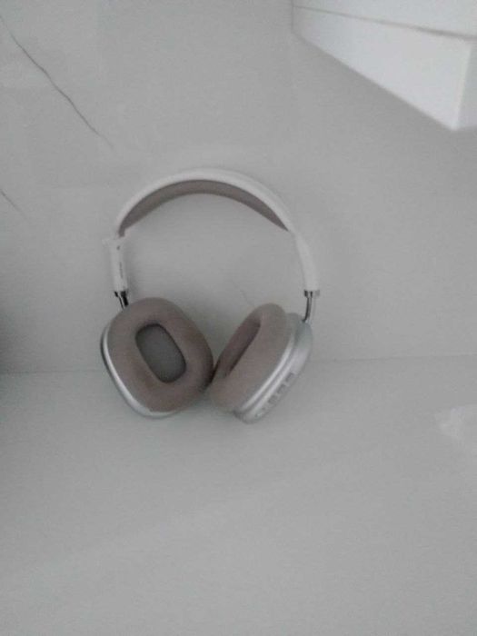 Наушники Borofone сломанные но работают