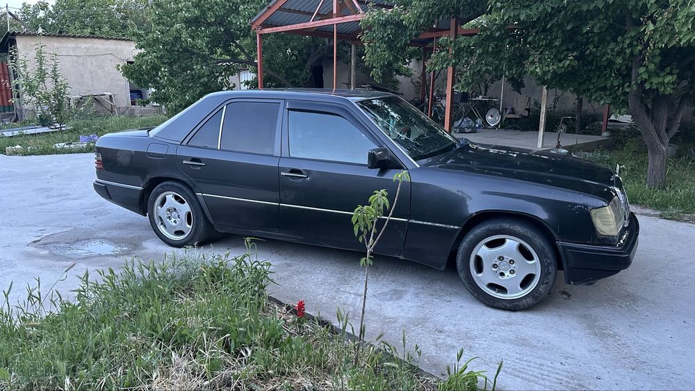 Мерседес W124 230
