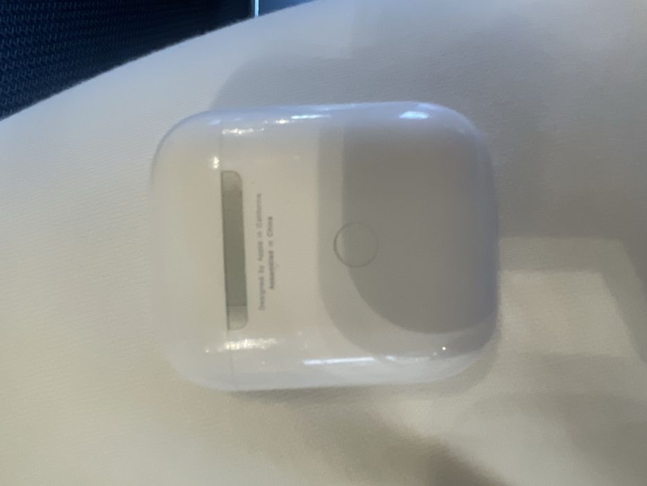 продават се: airpods 2