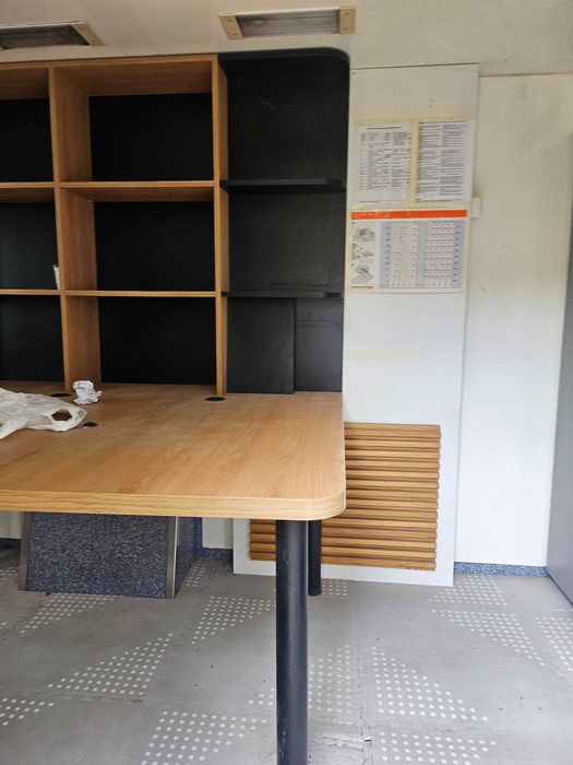 Фургон/офис оборудван.