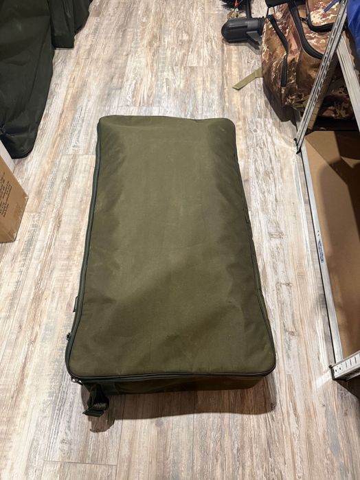 Шаранджийска лодка за захранка