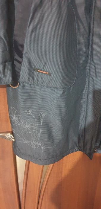 Продаётся демисезонный плащ Cop Copine