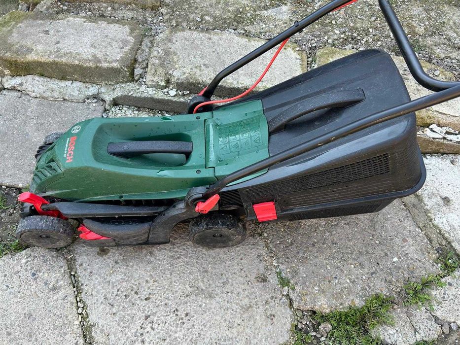 Masina de tuns iarba Bosch