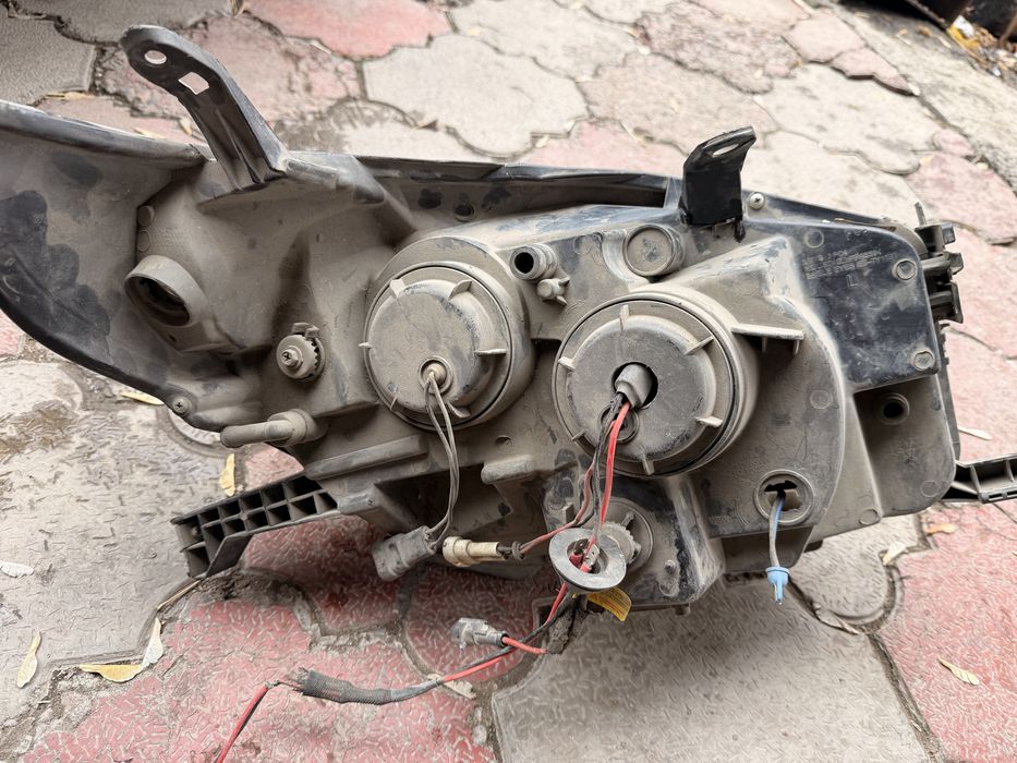 Передние фары Tpyota Prado 150