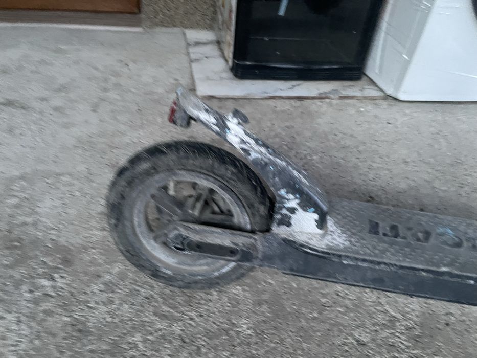 Vand sau schimb trotineta electrica ducati pro 1 evo si un ps4 slim detalli in privat