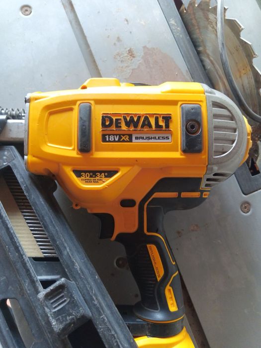 Пистолет за перони