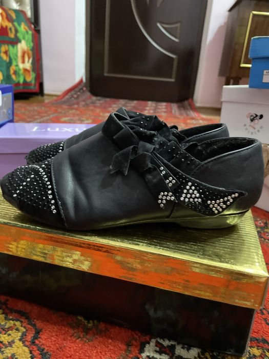 Женская обувь. Аёллар оёк кийими