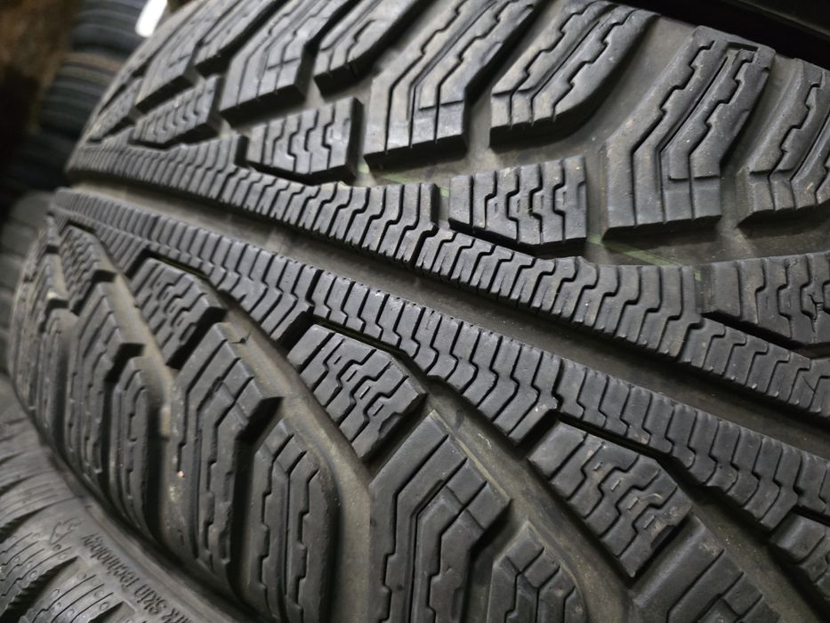 2бр Като нови зимни гуми 225 55 16 - Uniroyal