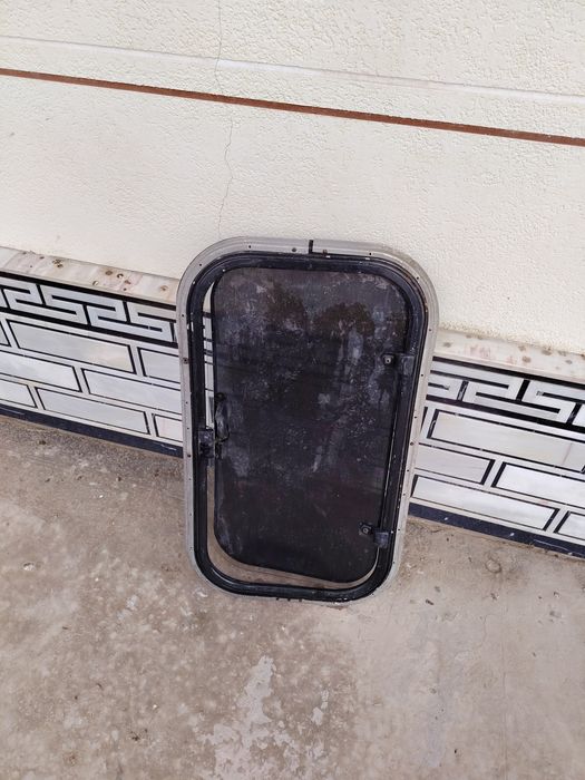 Люк для автомобиле