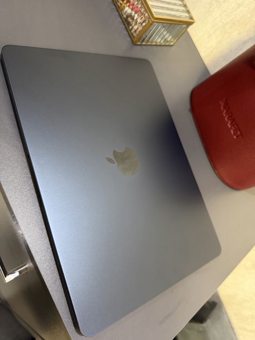 Продам Apple MacBook Air M3 (2024)