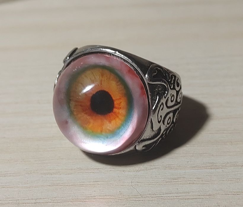 Винтажное кольцо глаз вампира
