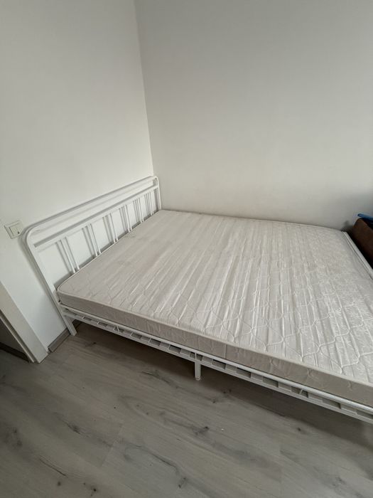 Двухспальная кровать