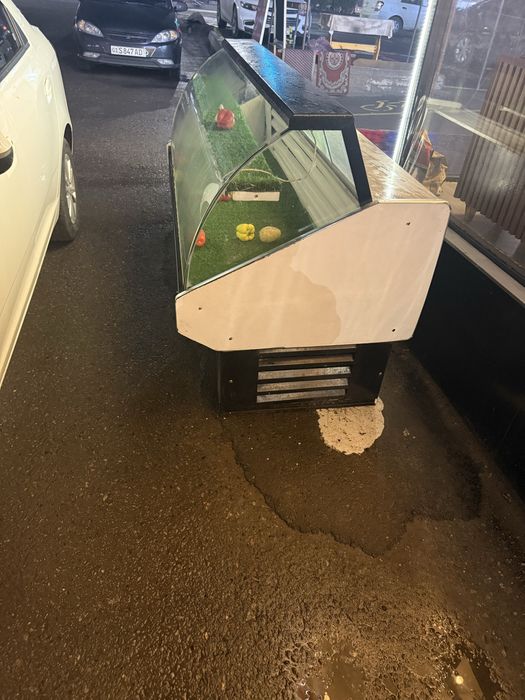 Vitrina holodilnik srochno sotiladi sergelida