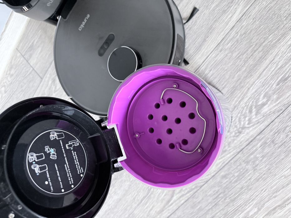 Robot aspirare spalare eureka E20
