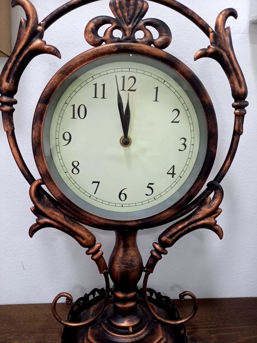 Часовници различни