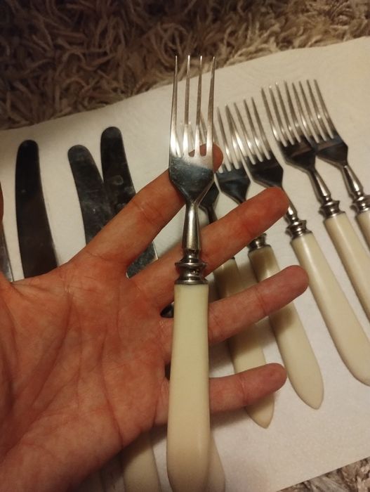 Set tacamuri 6 cutite + 6 furculite