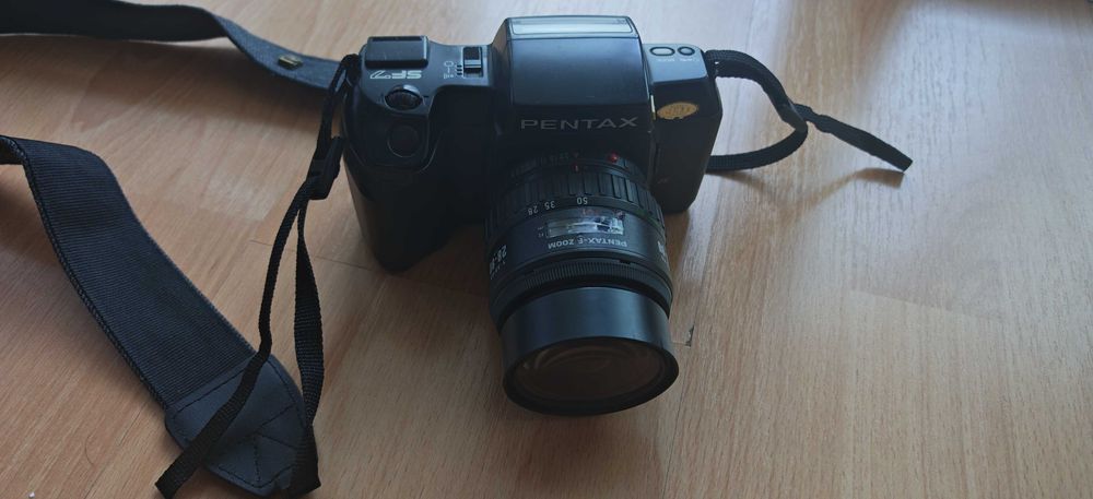 Aparat foto pe film Pentax SF7 + Obiectiv Pentax-F Zoom 28-80mm f/3.5-4.5