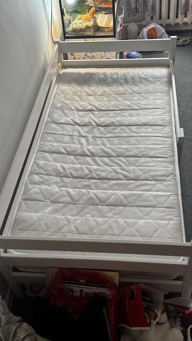 Продам кровать подростковую