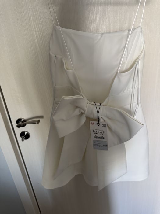 Рокля чисто нова зара