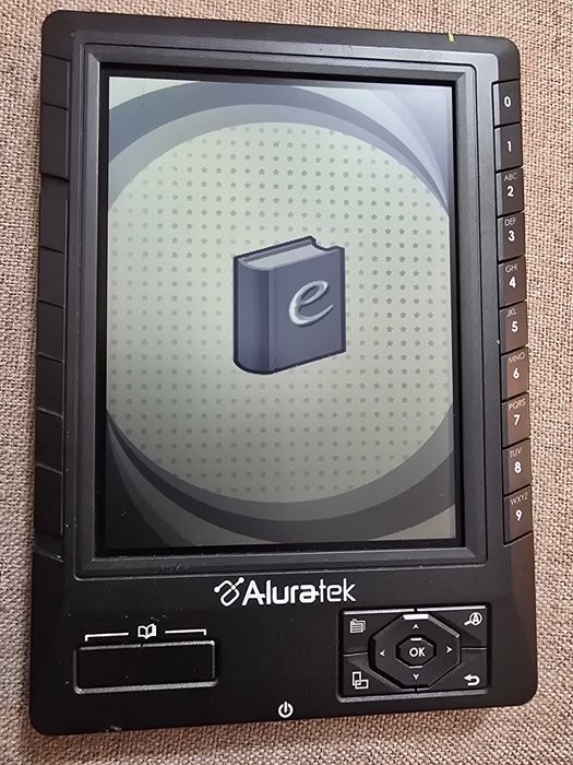 Reader ebook stil Kindle Aluratek poze reale/am si kindle  sony o gama larga