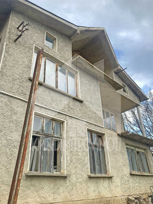 Продава се Къща в с. Мараш, Област Шумен - 120 кв.м за 298 €/кв.м - Снимка #2