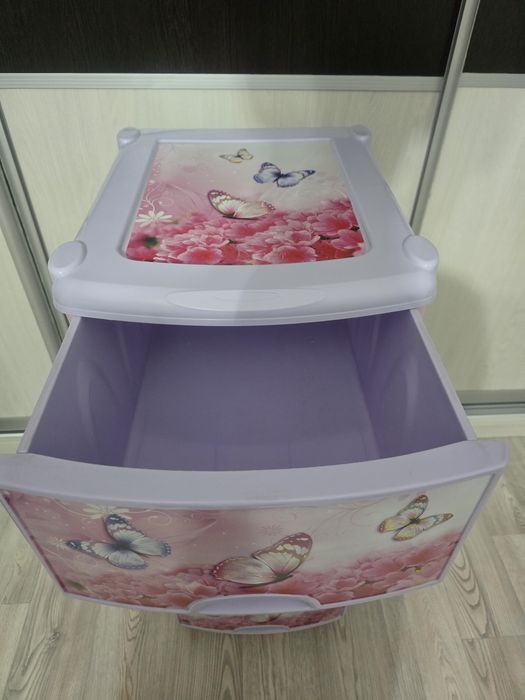 Продам пластиковый комод