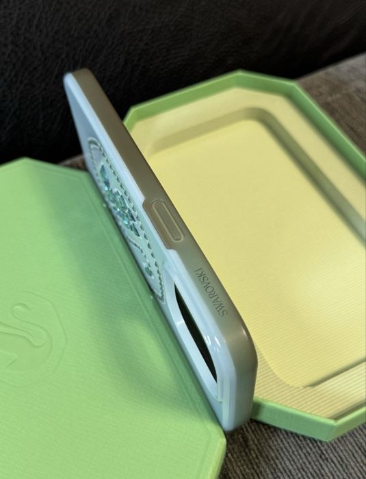 Оригинален кейс Swarovski iPhone 13 Pro протектор case
