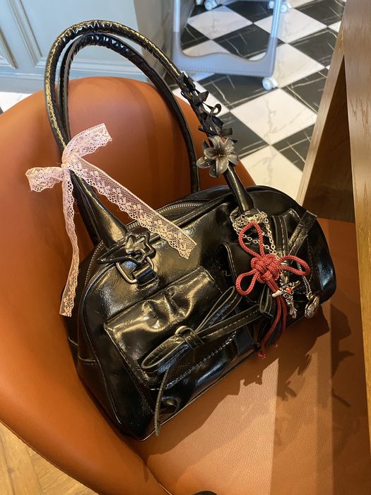 черная сумка через плечо