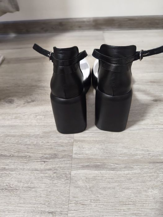 Продавам сандали от естествена кожа