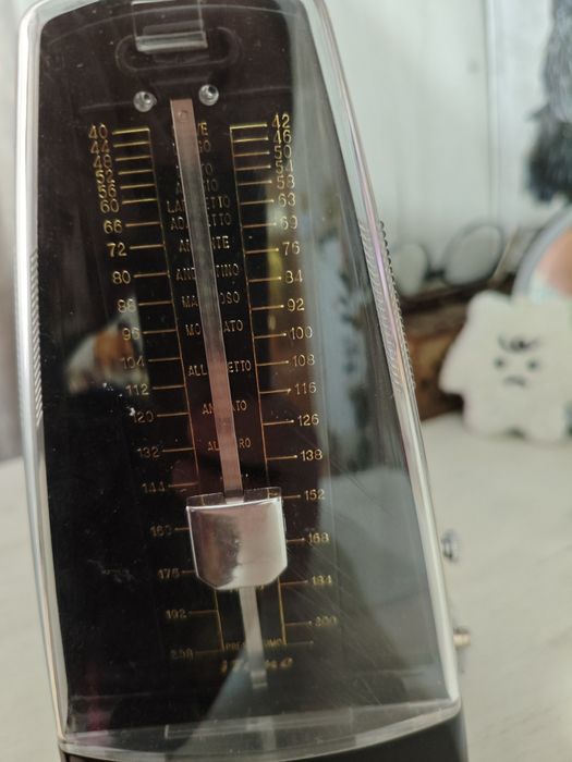 Метроном продам в отличном состоянии