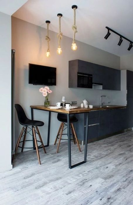 Бар маса от масив и желязо различни видове