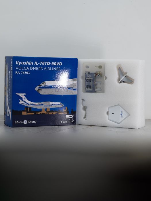 Коллекционная модель самолёта ИЛ-76, детализированная, масштаб 1:200
